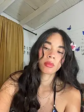 Stripchat Free Porn Cam of Milleradhara24