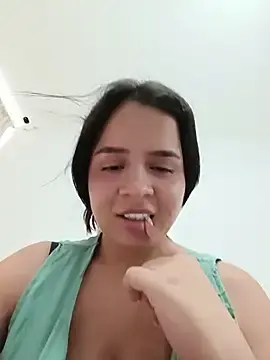 Stripchat Live Sex Cam of Julieth_hot-69