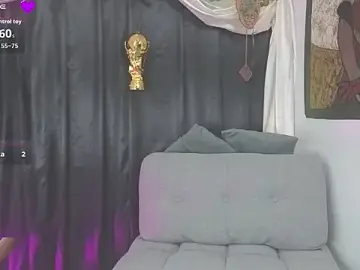 Stripchat Adult Webcam of LeanaMaturee