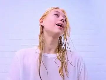 Stripchat Live Sex Cam of HarriettKitty