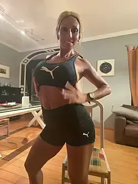 Stripchat Nude Webcam of cari_guerrera