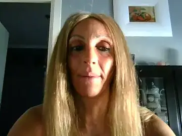 Stripchat Adult Webcam of cari_guerrera