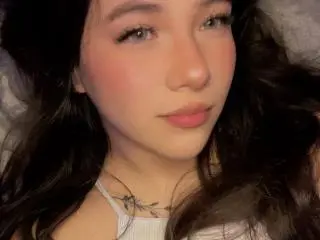 Xlovecam Nude Webcam of SophieLiaz