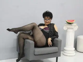 Xlovecam Live Porn of SondraRiddle