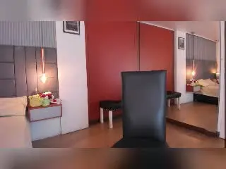 Xlovecam Sex Cam of GiuliaAddams