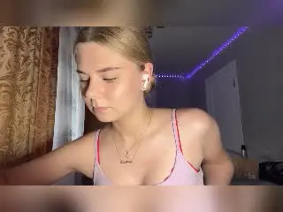 Xlovecam Free Porn Cam of AmmieBawden