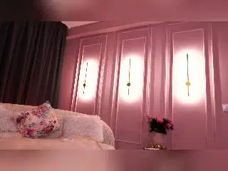 Xlovecam Live Porn of MillaSexyBoom