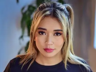 Xlovecam Watch Live Sex Cams of Madisson69