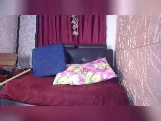 Xlovecam Free Porn Cam of CamilaMillf