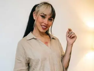 Xlovecam Nude Webcam of LunaLindaHot