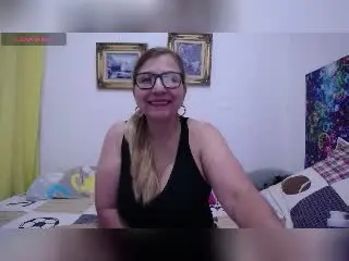 Xlovecam Live Sex of RazziSwettt