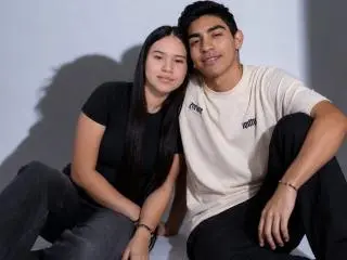 Xlovecam Live Sex Cam of CloeAndJacob