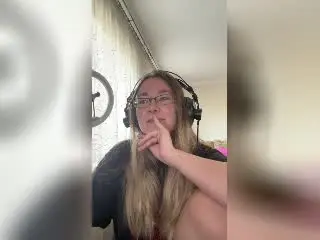 Xlovecam Sex Cam of Meeranda