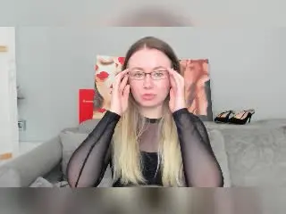 Xlovecam Live Porn of Meeranda