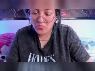 Xlovecam Sex Cam of LuckyLeahh