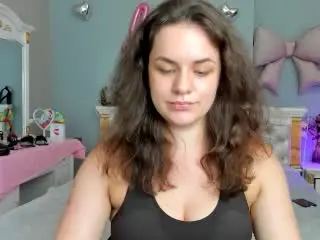 Xlovecam Live Sex Cam of Dreia