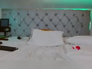 Xlovecam Nude Webcam of AvenLyric