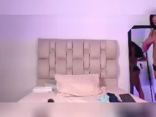 Xlovecam Sex Chat of EsmeraldaRoe
