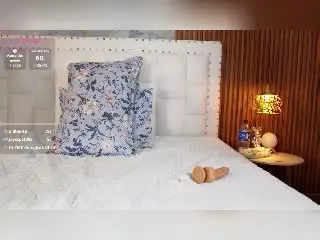 Xlovecam Watch Live Sex Cams of QuickHookup