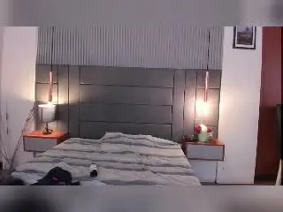 Xlovecam Sex Cam of LissaDonovan