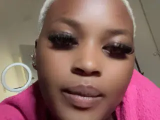 Xlovecam Sex Cam of TiaraBae