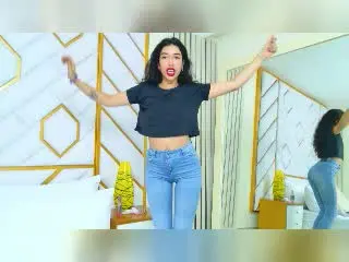 Xlovecam Free Live Porn of KrystalEvans