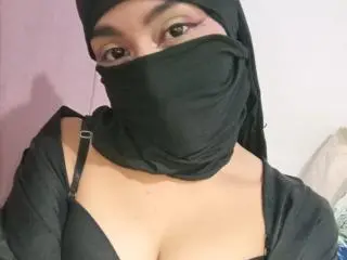 Xlovecam Live Sex Cam of LaylaNoor