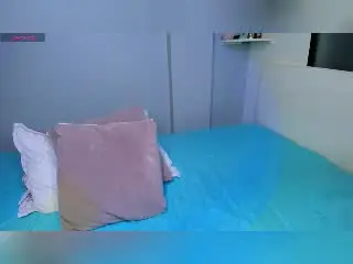 Xlovecam Live Sex Cam of MiaAylen