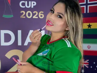 Xlovecam Live Sex Cam of LiaAdams